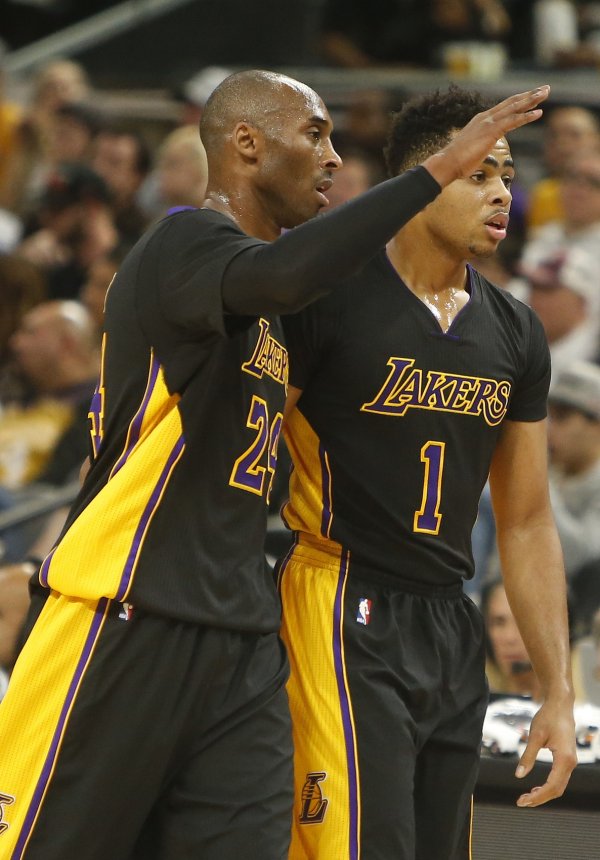 Russell: Tôi khuyến khích Kobe