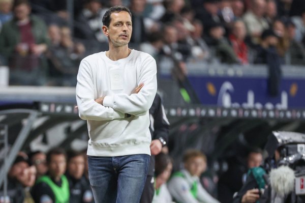 Huấn luyện viên Frankfurt: Sau một chiến thắng lớn trước Galatasaray, anh ấy đã nhận được lời chúc mừng từ Mueller, người đã khuyến khích chúng tôi tiếp tục