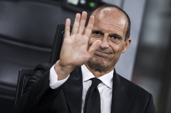 Mười người chơi Milan đánh bại Naples! Allegri: Đây là bài kiểm tra của chúng tôi và nó sẽ rất tuyệt vời cho Juventus